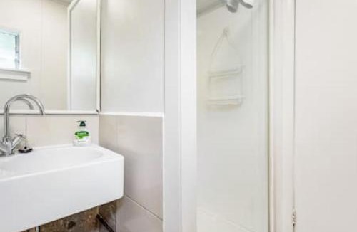 Henderson Apartment | Top-Floor Three-Bedroom Close to WestCity