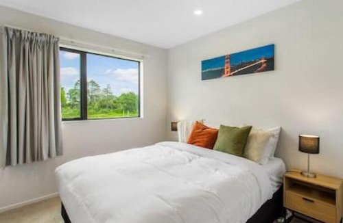 Otahuhu Apartment | Urban Pulse Townhouse with parking