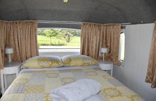 Far North District House | Evi the school bus at Oromahoe Downs Farm