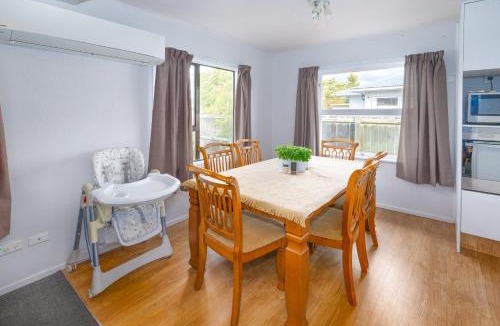 Lynmore House | Family Friendly, Quiet, Cozy stay in Rotorua with free Wifi