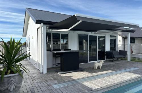Matamata House | Luxury Poolside Studio Near Hobbiton