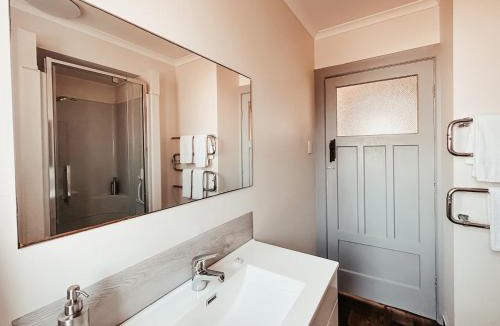 Hokitika House | Revell St Beach Bungalow