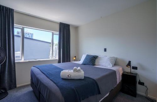 Parnell Apartment | Auckland City Escape Modern Home with Spa Pool