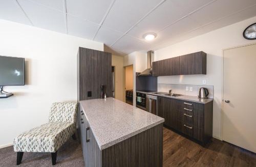 Queenstown Hotel | Lomond Lodge Motel & Apartments