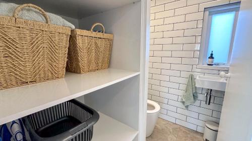 Havelock North House | Sunset Sanctuary - Havelock North Holiday Home