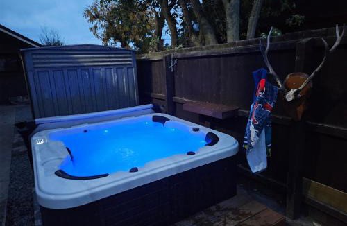Christchurch House | Modern Room by the Golf course with Private Ensuite an Spa - Christchurch