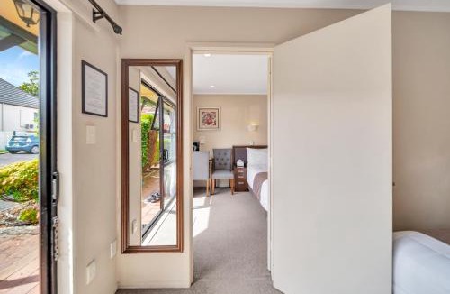 Epsom Hotel | Tudor Court Motor Lodge