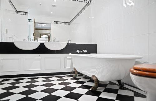 Wellington Hotel | Wellesley Boutique Hotel