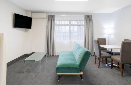Rukuhia Hotel | JetPark Hamilton Airport New Zealand