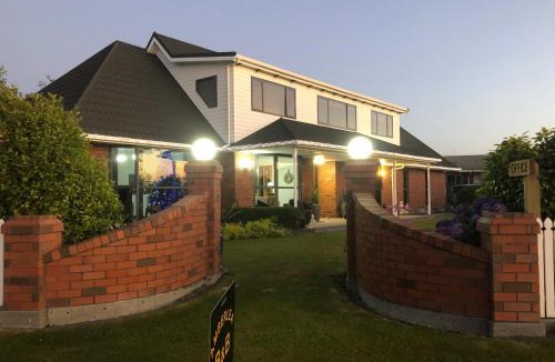 Hokitika Bed & Breakfast | Amberlea B&B