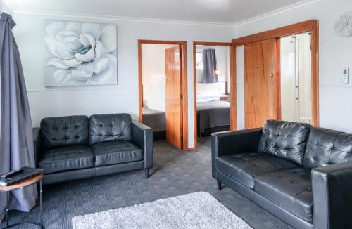 Taupo Hotel | Dunrovin Motel