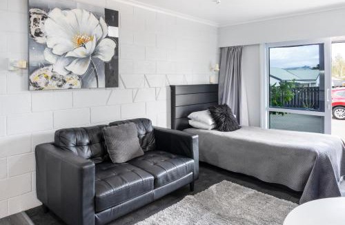 Taupo Hotel | Dunrovin Motel
