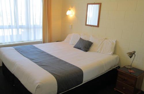 Thames Hotel | Shortland Court Motel