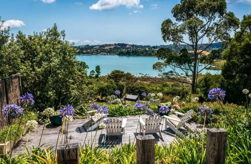Omiha House | The Winemaker's Cottage - Coast & Country