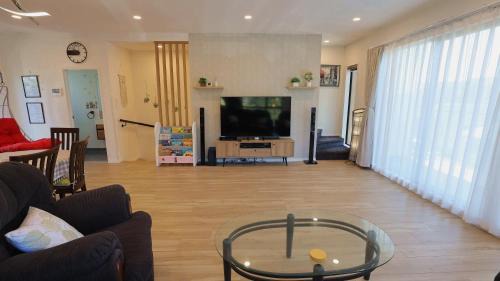 Saint Johns Apartment | Modern 4BR park-view home in St Johns