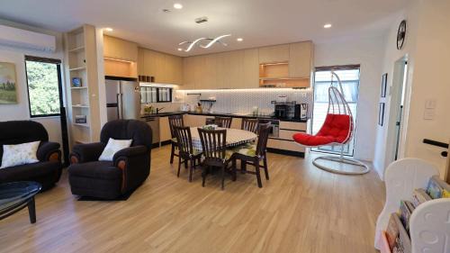 Saint Johns Apartment | Modern 4BR park-view home in St Johns