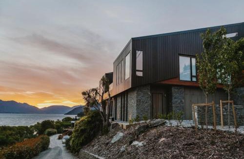 Queenstown House | Lakehouse Joela, a Relax it's Done luxury holiday home