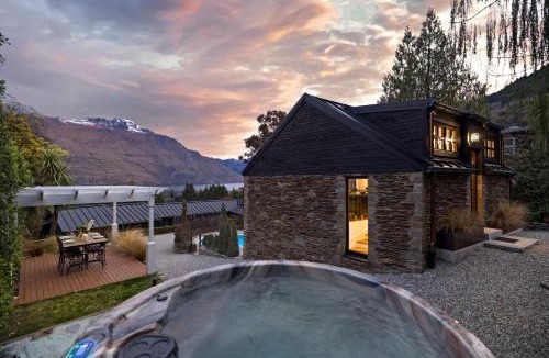 Sunshine Bay House | Alpine Cottage
