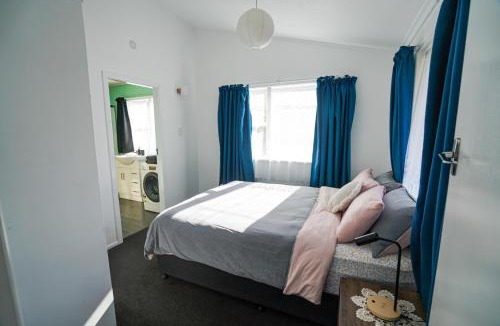 Karori Apartment | The Hidden Gem - tranquility close to town