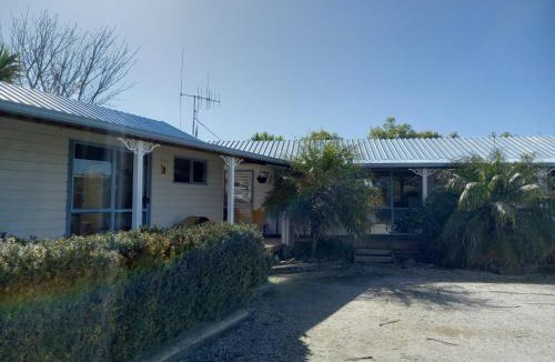 Raglan Hotel | Raglan West Accommodation Units
