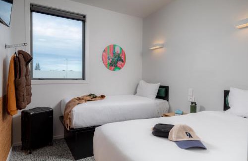 Christchurch Hotel | LyLo Christchurch Airport
