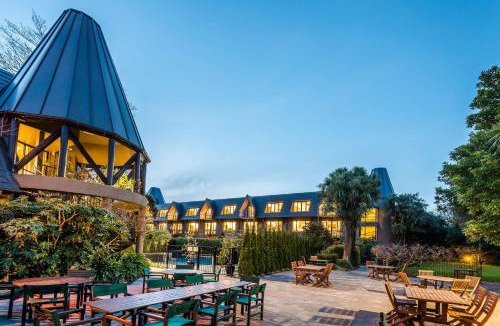 Riccarton Hotel | Chateau On The Park - Christchurch, A Doubletree By Hilton