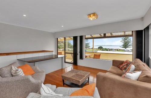 Cable Bay House | Seaside on Stratford - Cable Bay Holiday Home