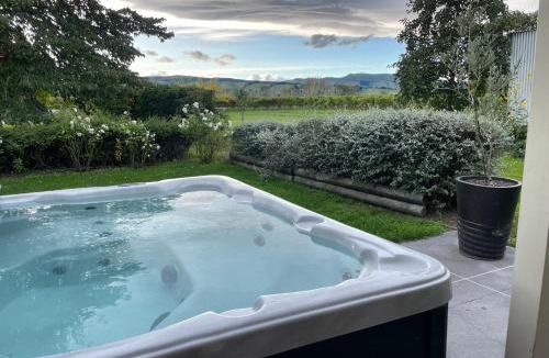 Waipara House | Cosy Cottage in the Vines