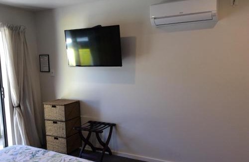 Taupo Hotel | Acacia Lake View Motel