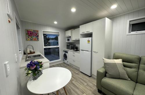 Porirua Ski Chalet | BENROSE FARM COTTAGES