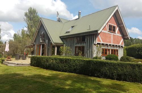 Richmond Downs Bed & Breakfast | Streamside Country Manor- Matamata