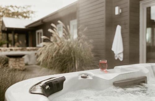 Kahuranaki House | Tuki Views House with pool and spa