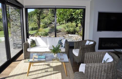Tutukaka Cabin | Matapouri & Tutukaka Spectacular Coastal Views- Aroha Luxury Guest Suite
