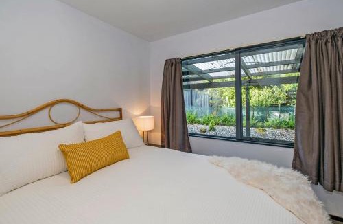 Methven Ski Chalet | Little Black Ski Chalet | Central, WiFi, Families!