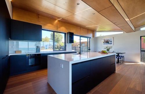 Kaikoura House | On The Edge, Luxury - KK43111