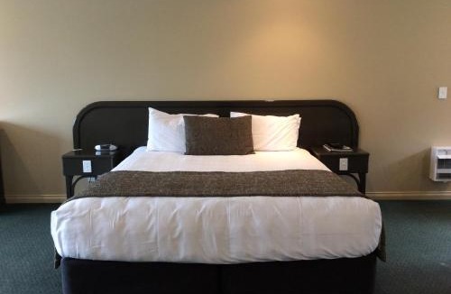 Palmerston North Hotel | Cornwall Motor Lodge