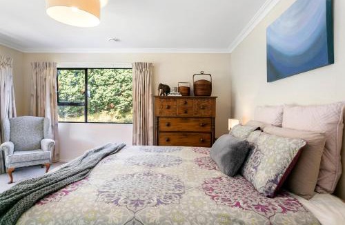 Nukuhau Bed & Breakfast | Lupin Lodge Bed & Breakfast