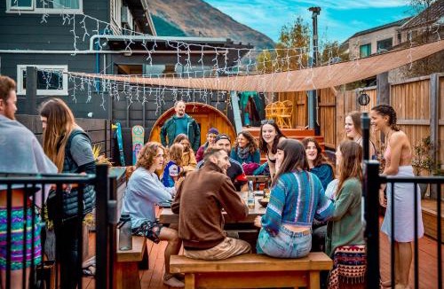 Queenstown City Centre Hostel | The Black Sheep Backpackers