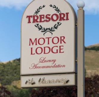 Akaroa Hotel | Tresori Motor Lodge
