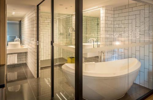 Auckland Central Business District Hotel | M Social Hotel Auckland