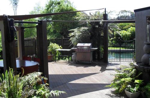 Lower Kaimai Bed & Breakfast | Cityescape
