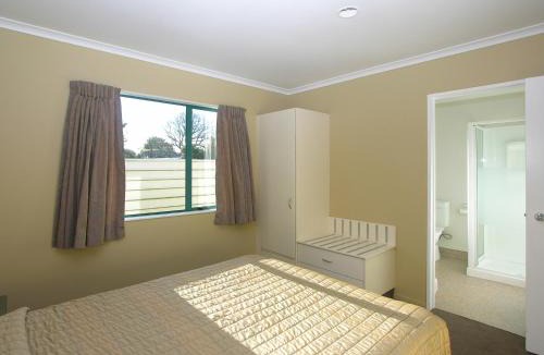 Solway Hotel | Discovery Motor Lodge