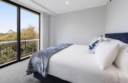 Cambridge Hotel | Hidden Lake Hotel & Apartments