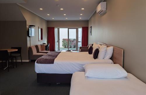 Palmerston North Hotel | Cornwall Motor Lodge