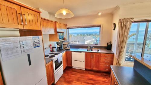 Stepneyville Apartment | Kimberley Three - Nelson Waterfront Penthouse