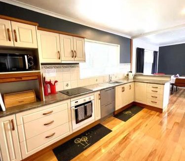 Springfield House | Just like your own house -Free wine