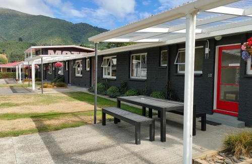 Picton Hotel | AAA Marlin Motel