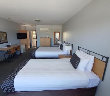 Epsom Hotel | Off Broadway Motel