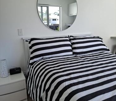 Mount Maunganui House | Pod bach on Tweed