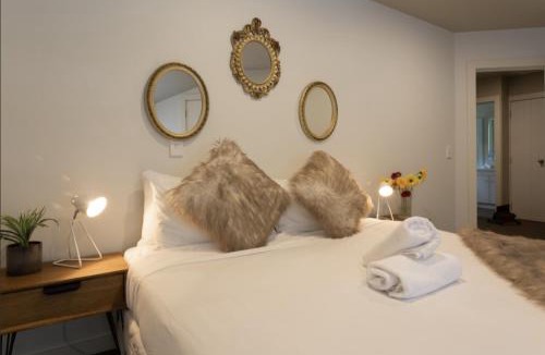 Sunshine Bay House | Lake Escape